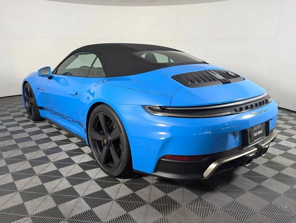 2026 Porsche 911 - Image 4 of 5