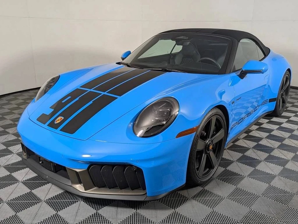 2026 Porsche 911 - Image 2 of 5