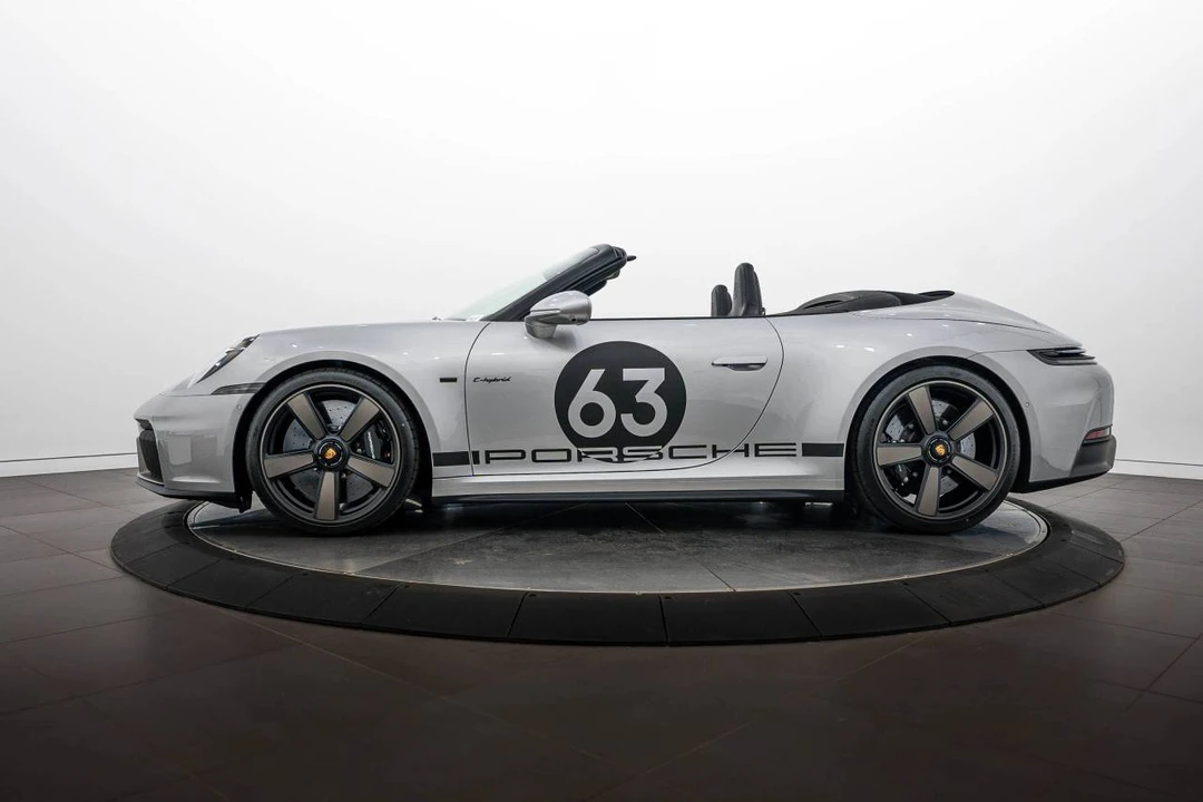 2026 Porsche 992 Carrera - Image 2 of 4