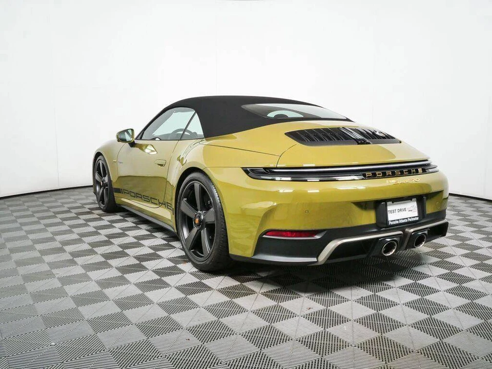 2026 Porsche 911 - Image 3 of 4