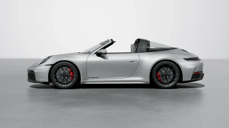 2026 Porsche 911 - Image 15 of 30