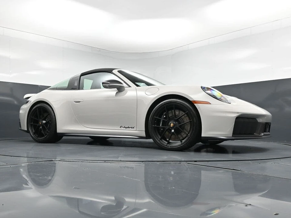 2026 Porsche 992 Targa 4 GTS - Image 27 of 31