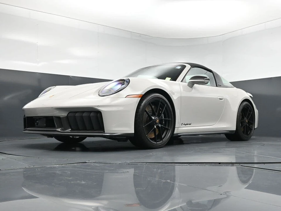 2026 Porsche 992 Targa 4 GTS - Image 21 of 31