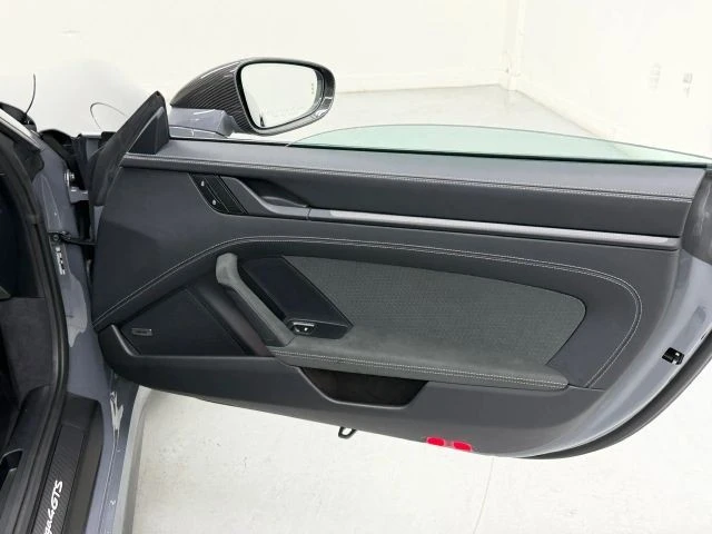 2026 Porsche - Image 19 of 31