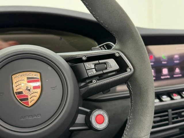 2026 Porsche - Image 26 of 31