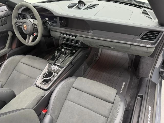 2026 Porsche - Image 12 of 31