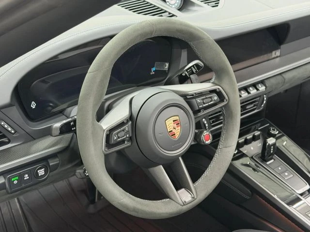2026 Porsche - Image 23 of 31