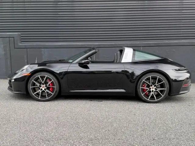 2026 Porsche 992 Targa 4 & 4S - Image 14 of 31