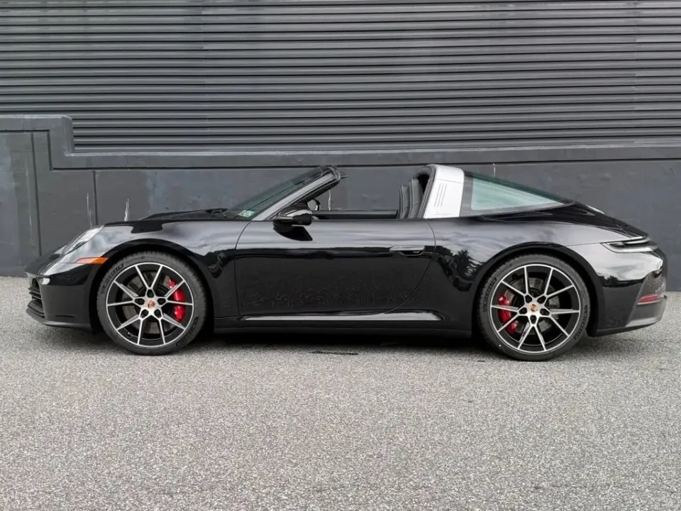 2026 Porsche 992 Targa 4 & 4S - Image 15 of 31
