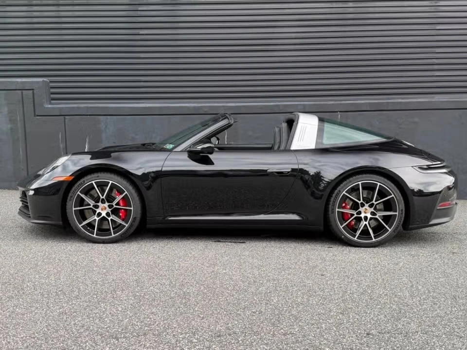 2026 Porsche 992 Targa 4 & 4S - Image 11 of 31