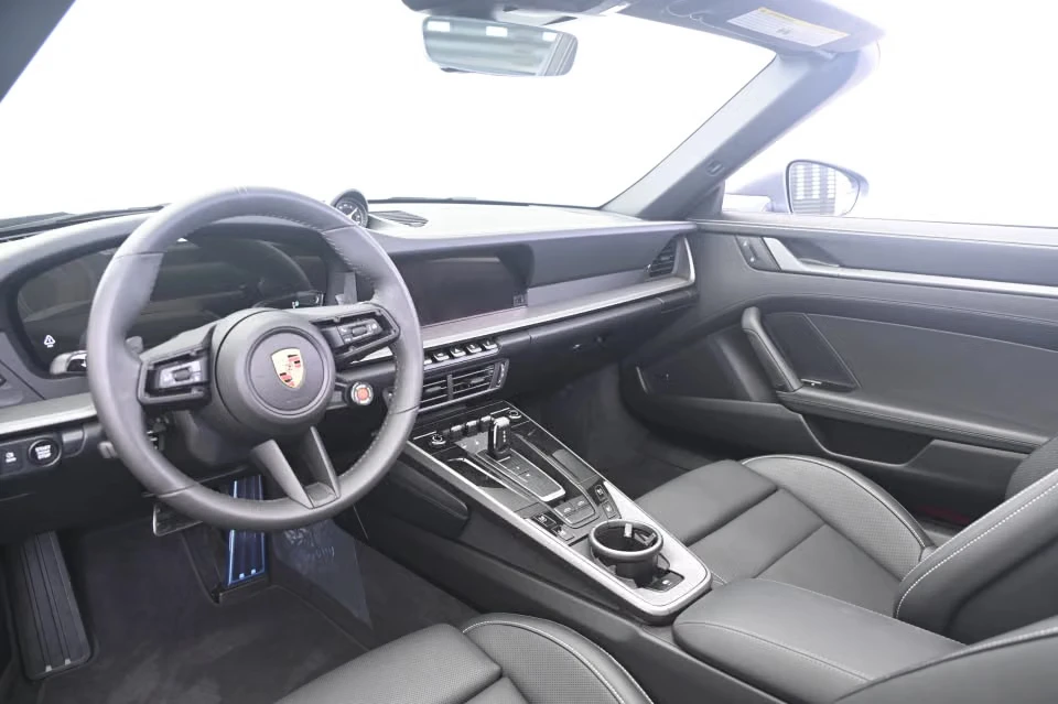 2026 Porsche 992 Targa 4 & 4S - Image 27 of 31
