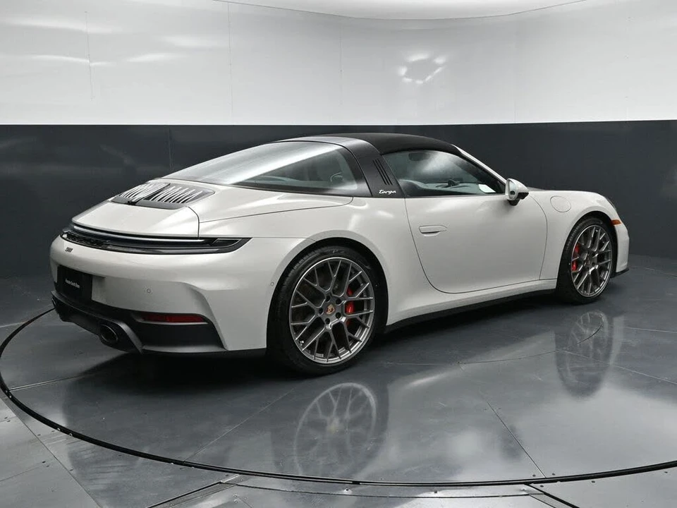 2026 Porsche 992 Targa 4 & 4S - Image 9 of 31