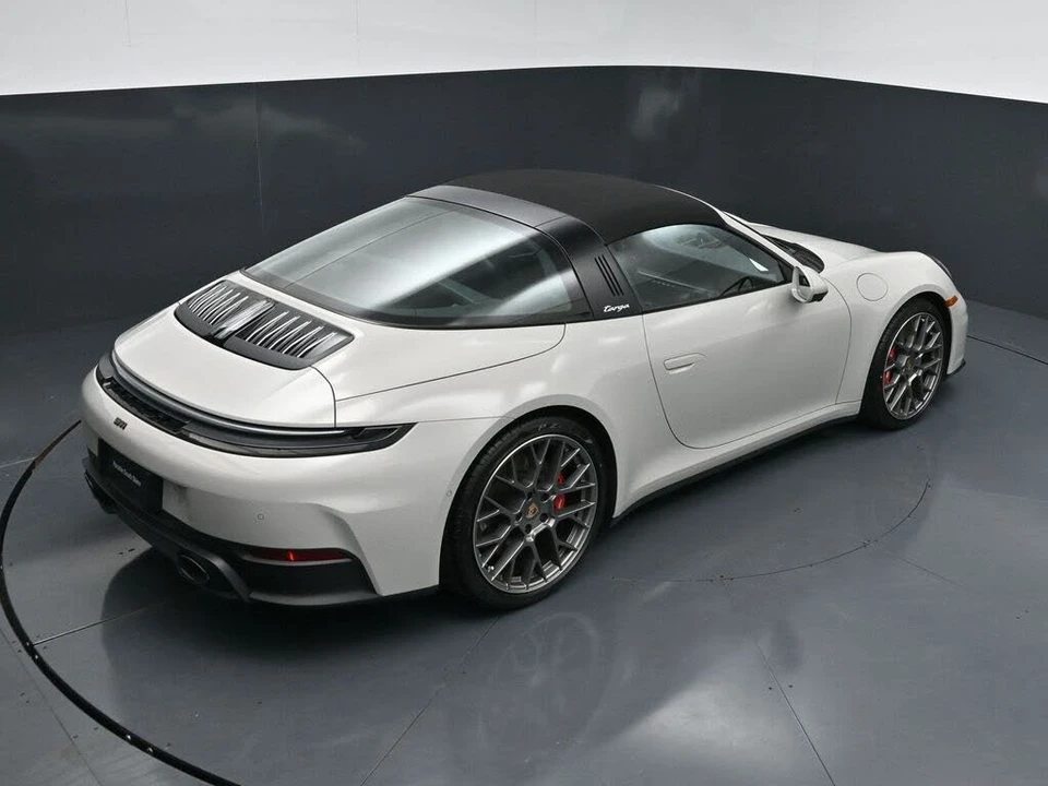 2026 Porsche 992 Targa 4 & 4S - Image 17 of 31