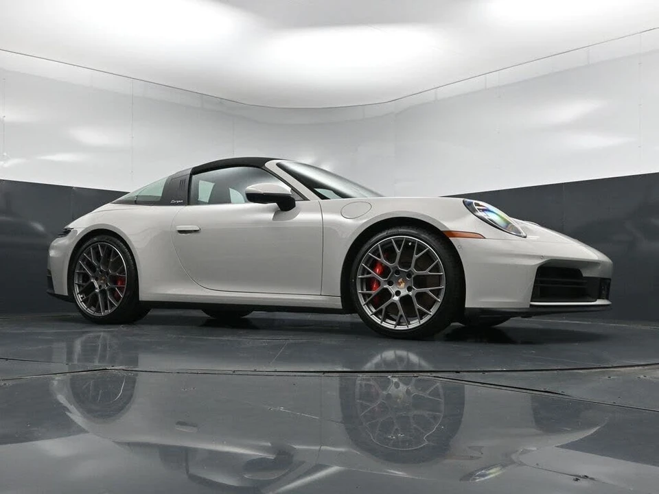 2026 Porsche 992 Targa 4 & 4S - Image 27 of 31