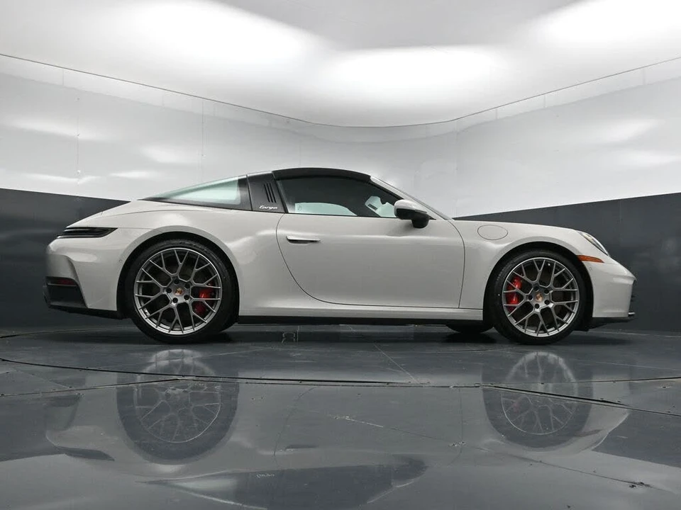 2026 Porsche 992 Targa 4 & 4S - Image 26 of 31