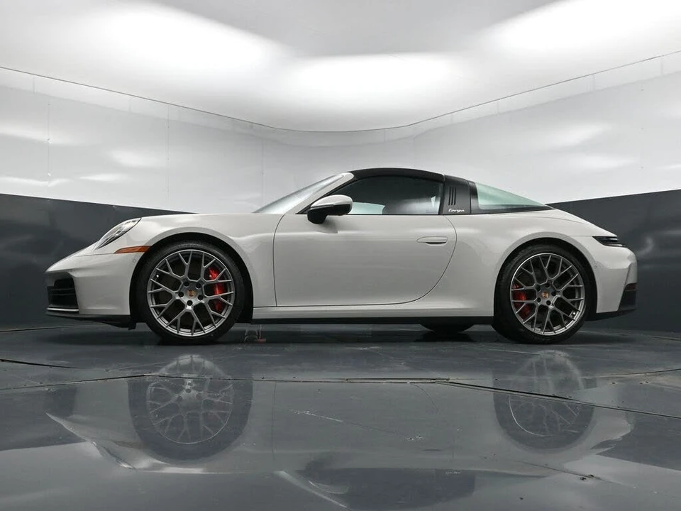 2026 Porsche 992 Targa 4 & 4S - Image 22 of 31