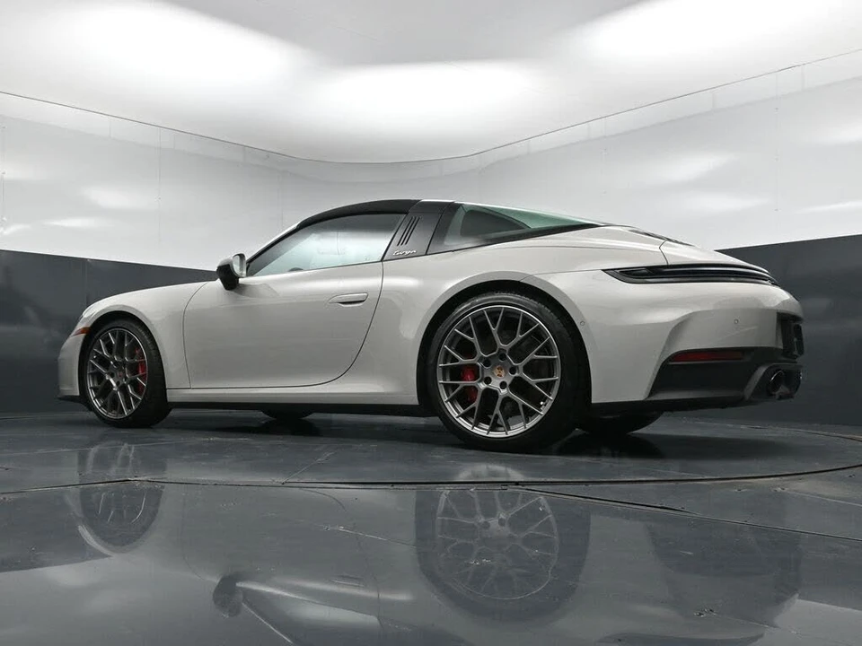 2026 Porsche 992 Targa 4 & 4S - Image 23 of 31