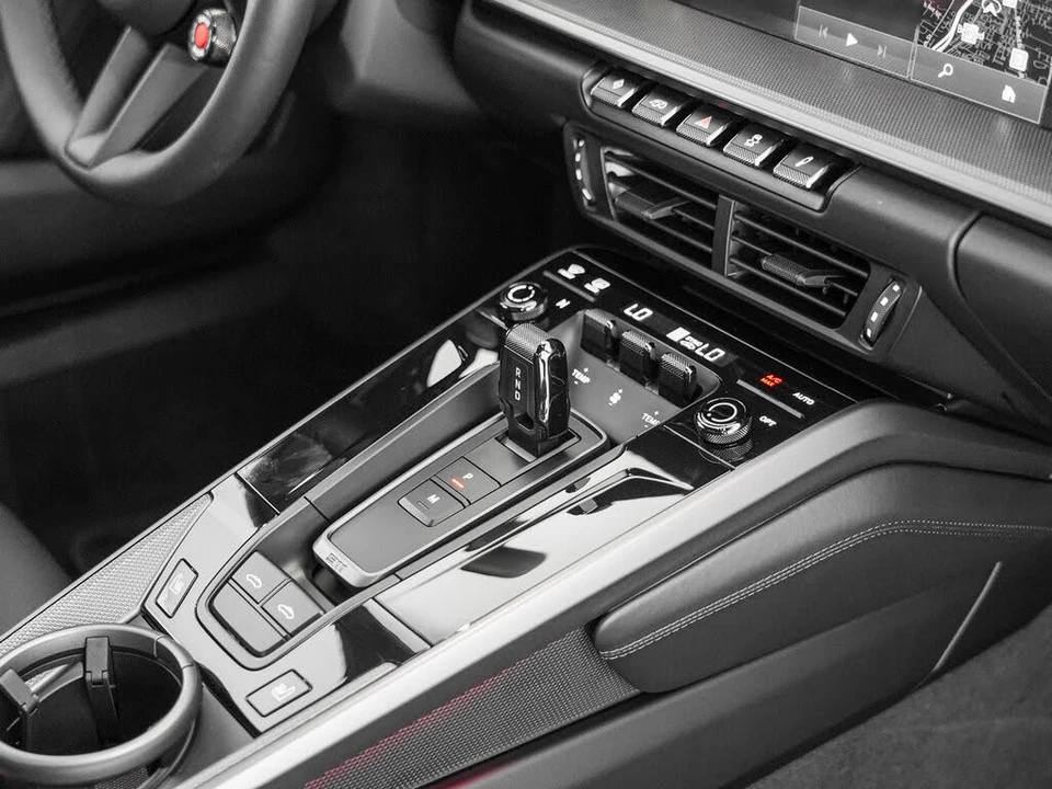 2026 Porsche 992 Targa 4 & 4S - Image 29 of 31
