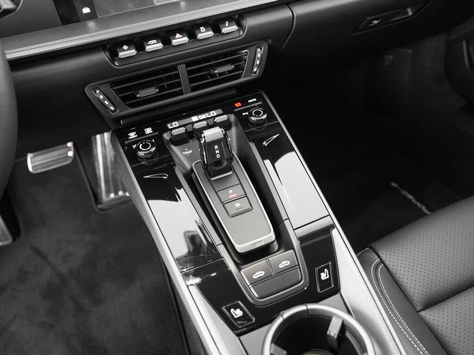 2026 Porsche 992 Targa 4 & 4S - Image 22 of 31