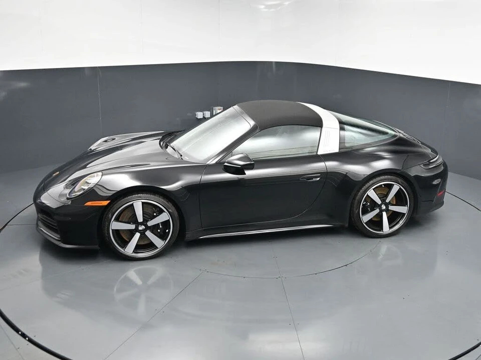2026 Porsche 992 Targa 4 & 4S - Image 18 of 31
