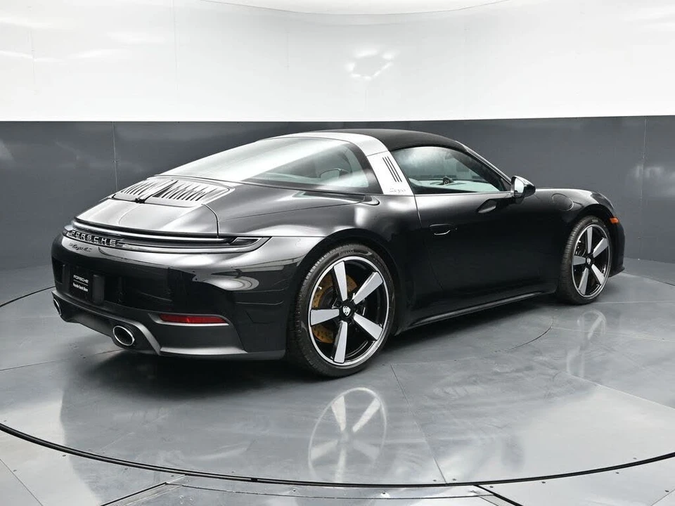 2026 Porsche 992 Targa 4 & 4S - Image 13 of 31