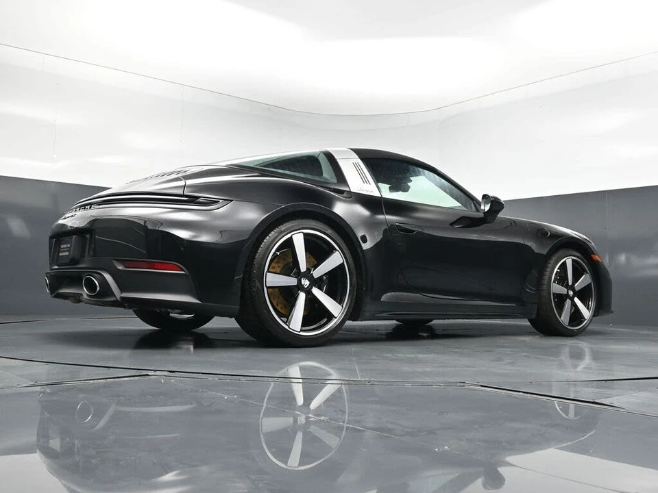 2026 Porsche 992 Targa 4 & 4S - Image 29 of 31