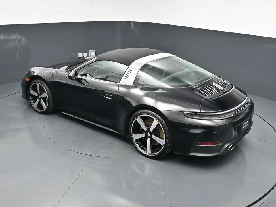 2026 Porsche 992 Targa 4 & 4S - Image 19 of 31