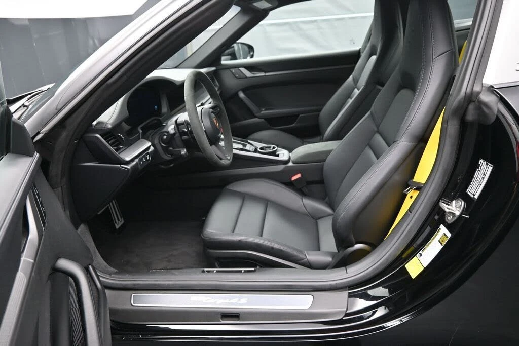 2026 Porsche 992 Targa 4 & 4S - Image 6 of 31