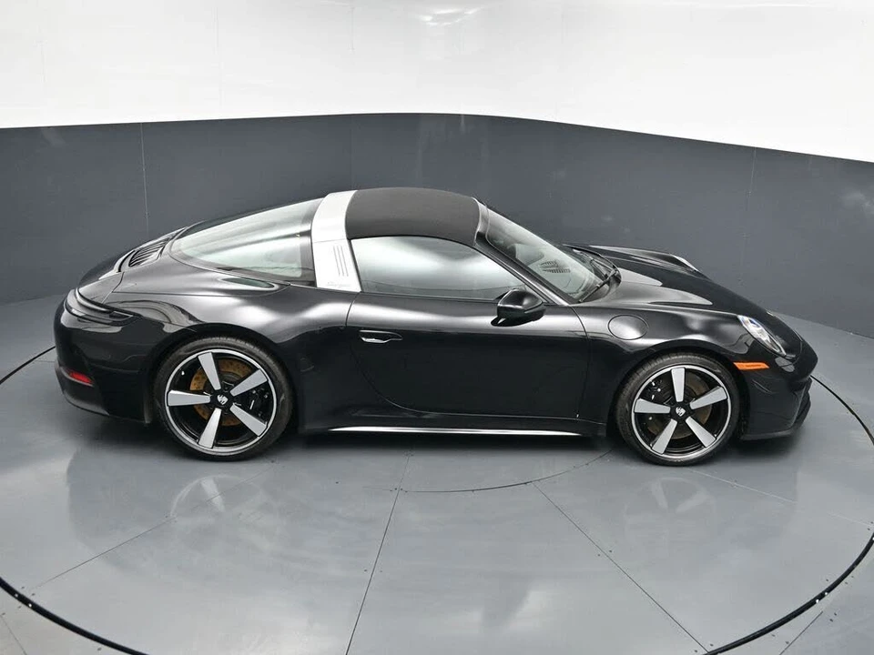 2026 Porsche 992 Targa 4 & 4S - Image 22 of 31