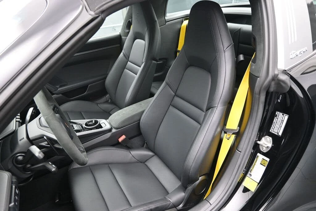 2026 Porsche 992 Targa 4 & 4S - Image 5 of 31
