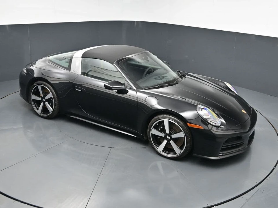 2026 Porsche 992 Targa 4 & 4S - Image 23 of 31