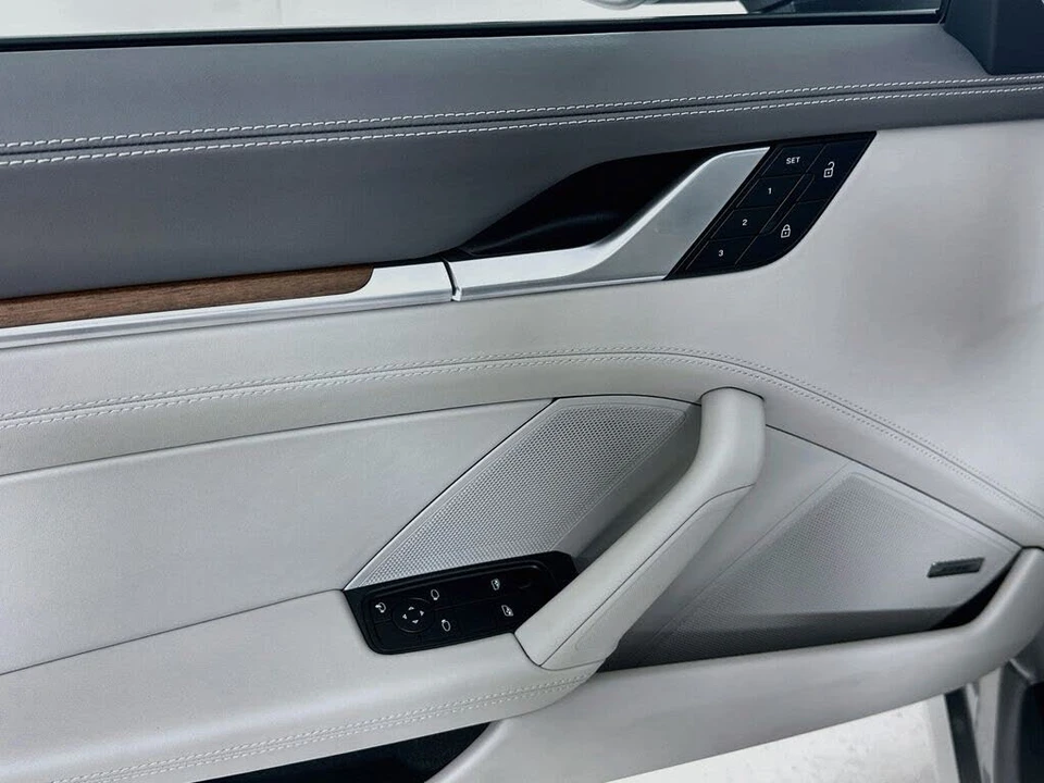 2026 Porsche 992 Targa 4 & 4S - Image 14 of 20