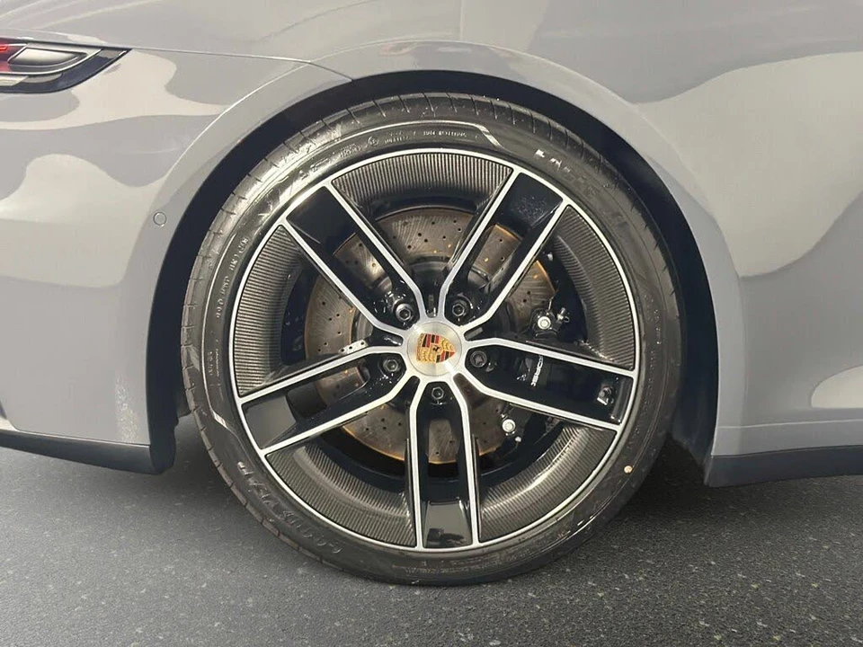 2026 Porsche 992 Targa 4 & 4S - Image 19 of 31