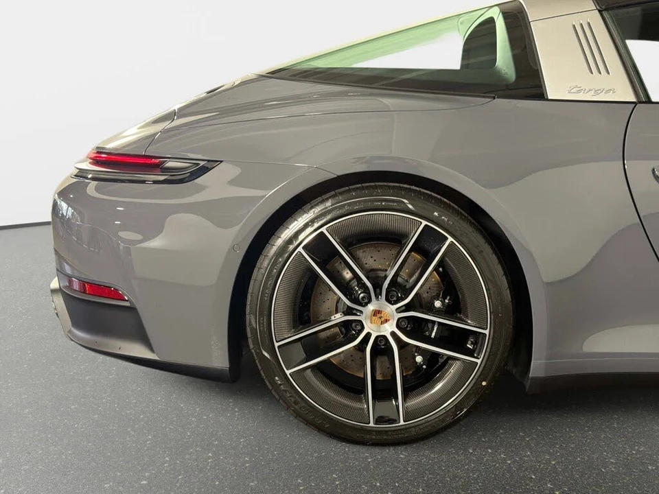 2026 Porsche 992 Targa 4 & 4S - Image 20 of 31