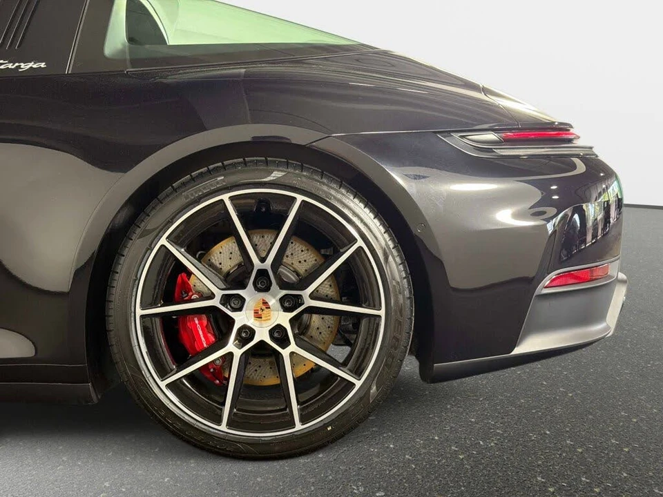 2026 Porsche 992 Targa 4 & 4S - Image 14 of 31