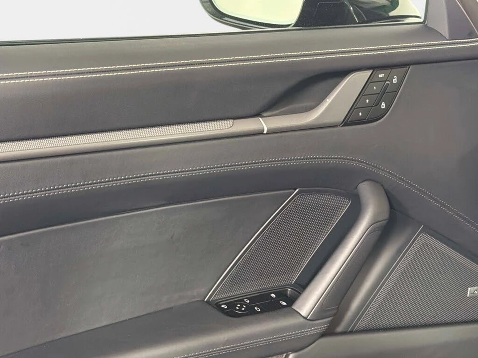 2026 Porsche 992 Targa 4 & 4S - Image 27 of 31