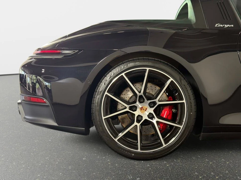 2026 Porsche 992 Targa 4 & 4S - Image 18 of 31