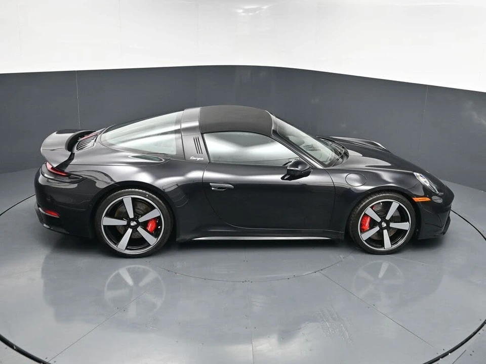 2026 Porsche 992 Targa 4 & 4S - Image 17 of 31