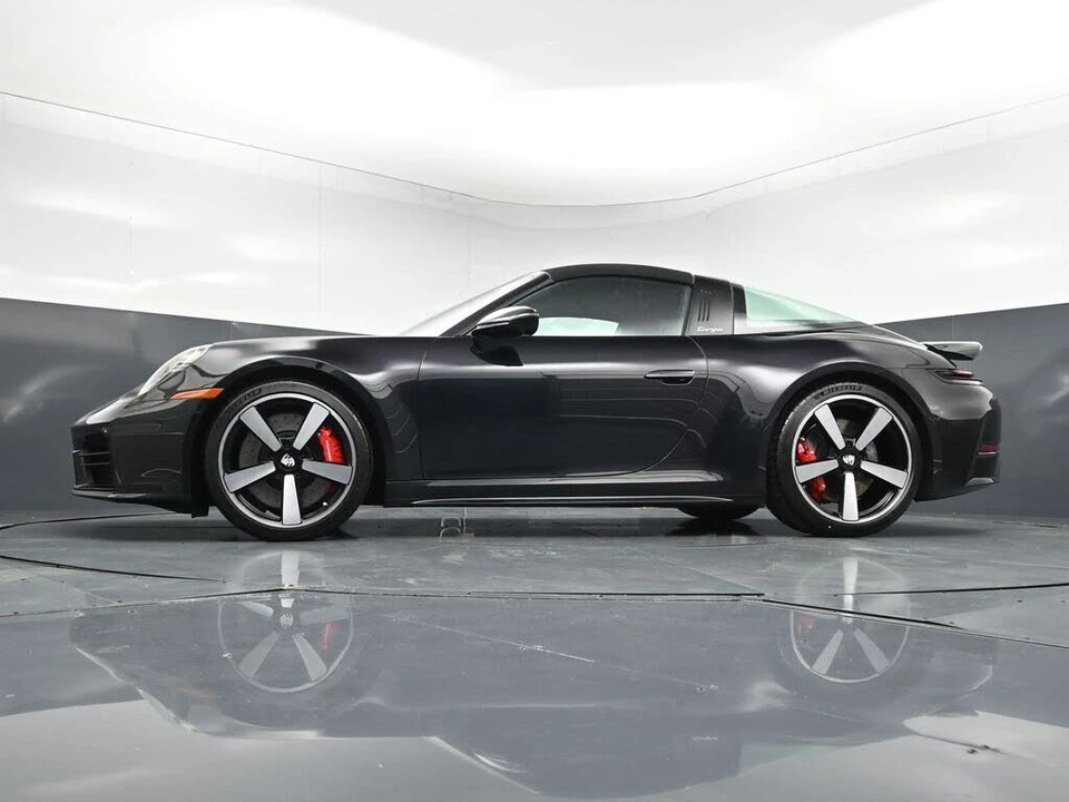 2026 Porsche 992 Targa 4 & 4S - Image 21 of 31