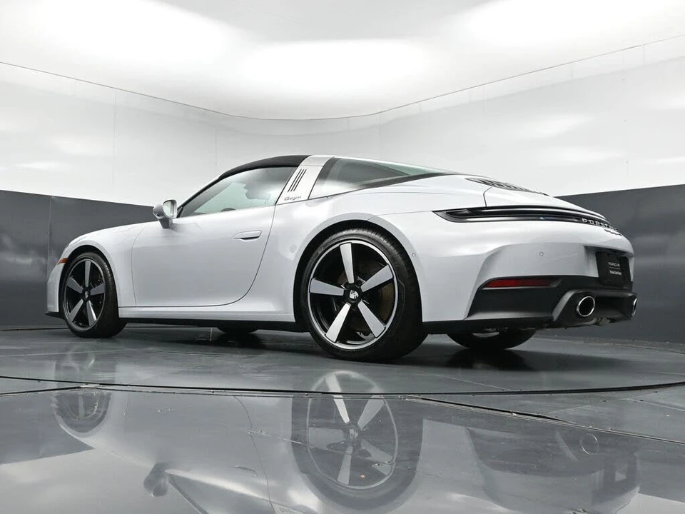 2026 Porsche 992 Targa 4 & 4S - Image 25 of 31