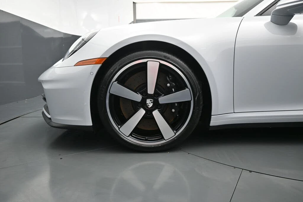 2026 Porsche 992 Targa 4 & 4S - Image 7 of 31