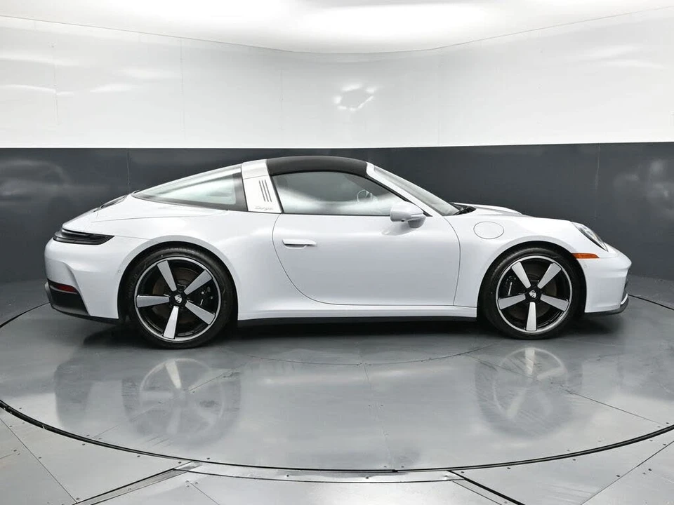 2026 Porsche 992 Targa 4 & 4S - Image 12 of 31