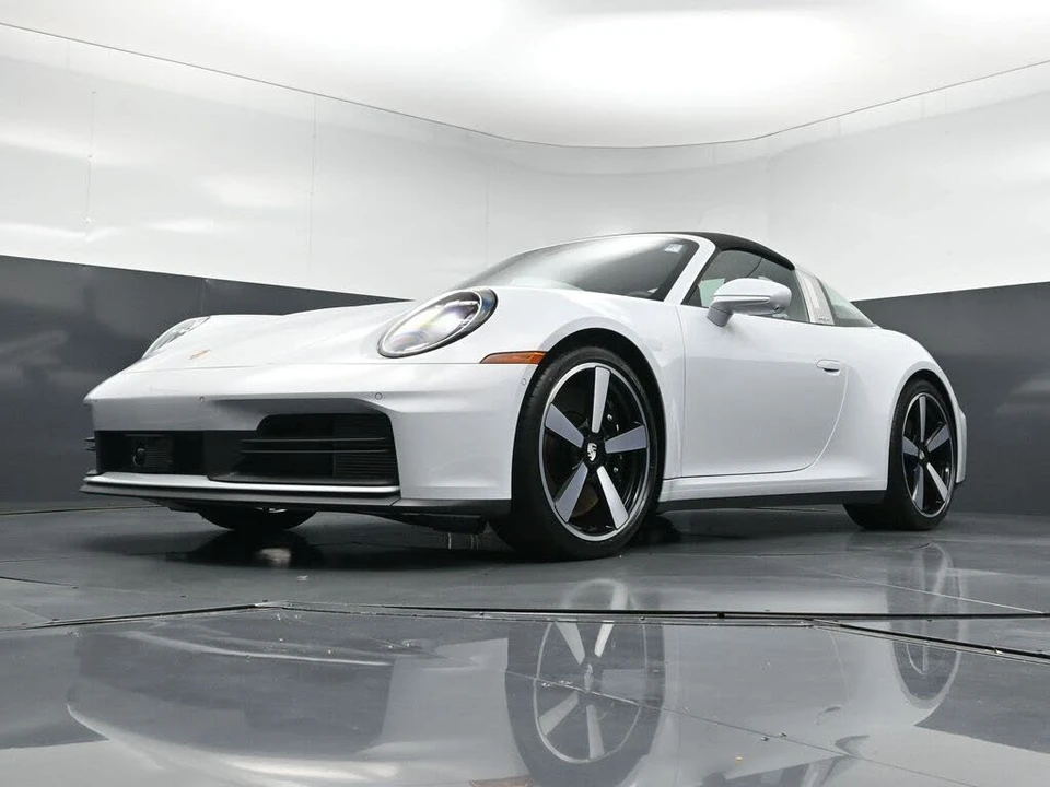 2026 Porsche 992 Targa 4 & 4S - Image 23 of 31