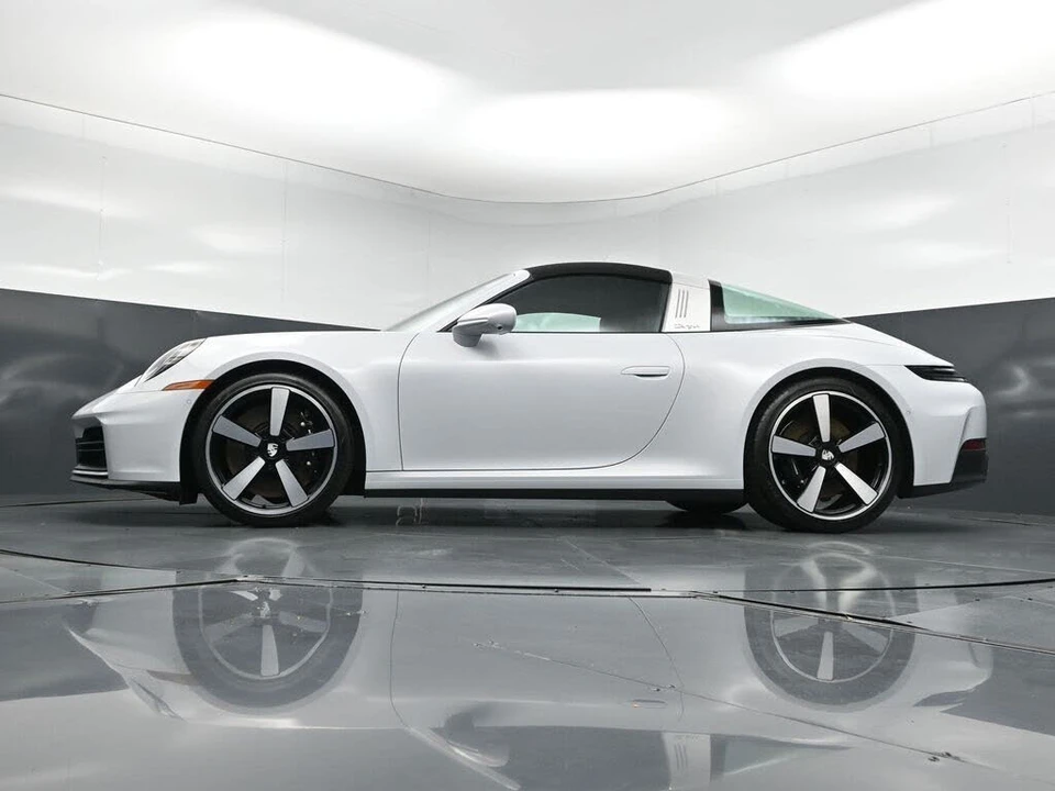 2026 Porsche 992 Targa 4 & 4S - Image 24 of 31