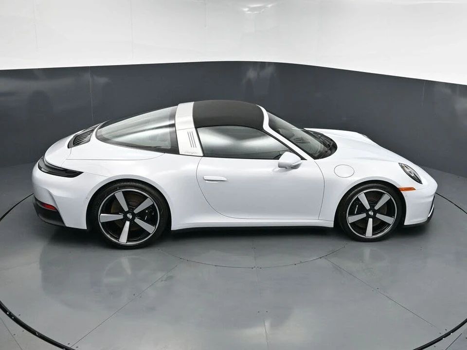 2026 Porsche 992 Targa 4 & 4S - Image 20 of 31