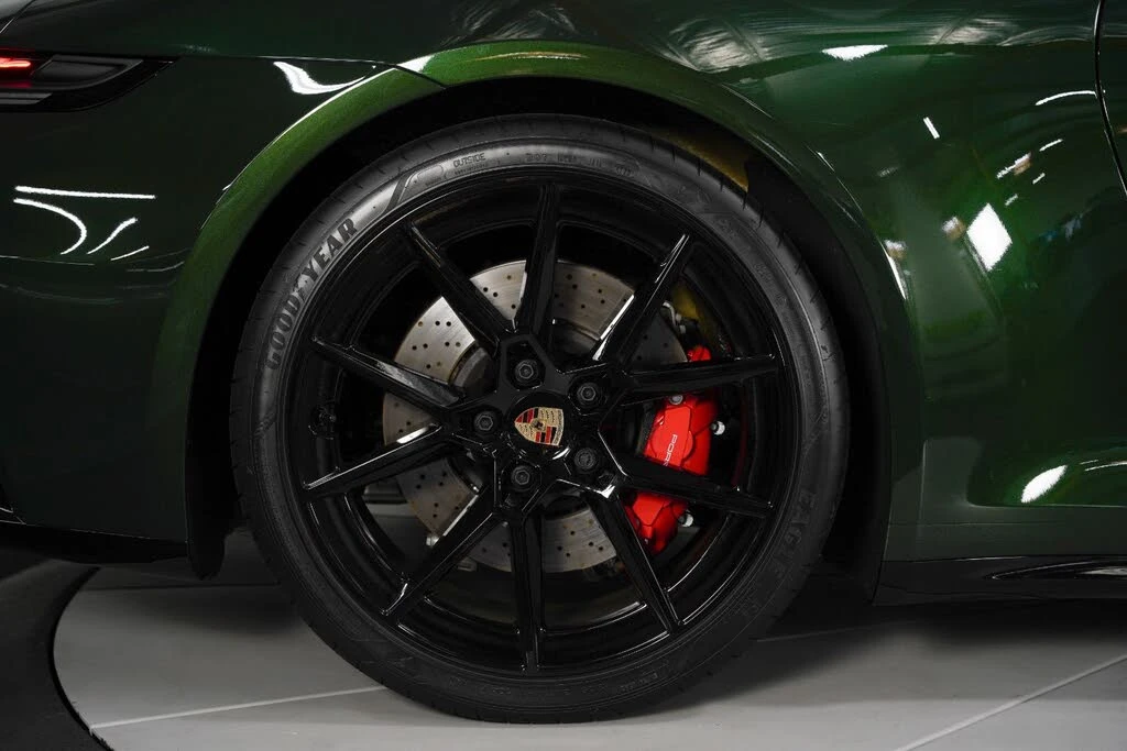 2026 Porsche 992 Targa 4 & 4S - Image 27 of 31