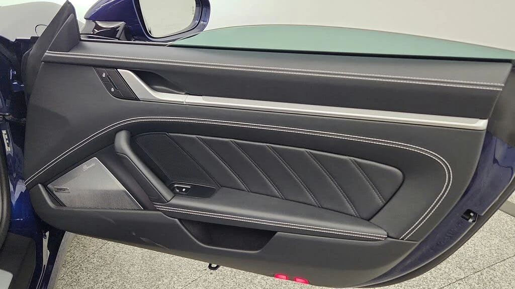 2026 Porsche 992 Targa 4 & 4S - Image 25 of 31