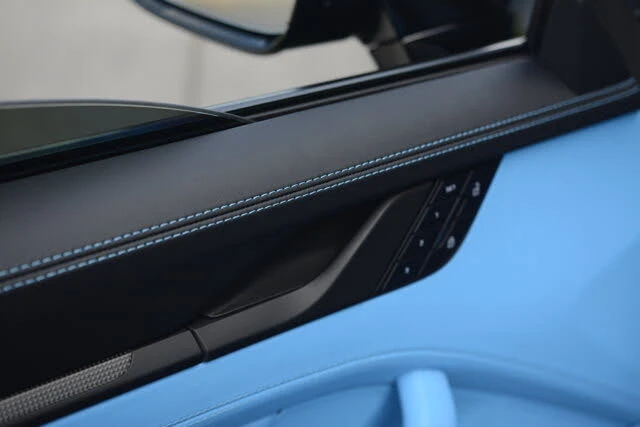 2026 Porsche 992 Targa 4 & 4S - Image 15 of 31