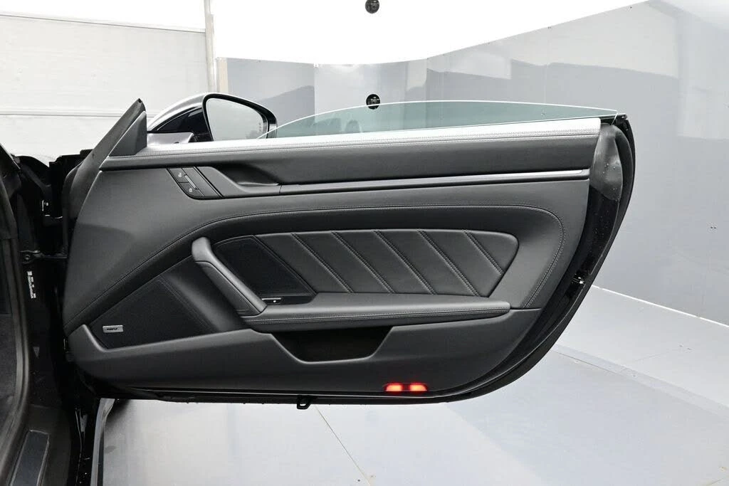 2026 Porsche 992 Targa 4 & 4S - Image 16 of 30