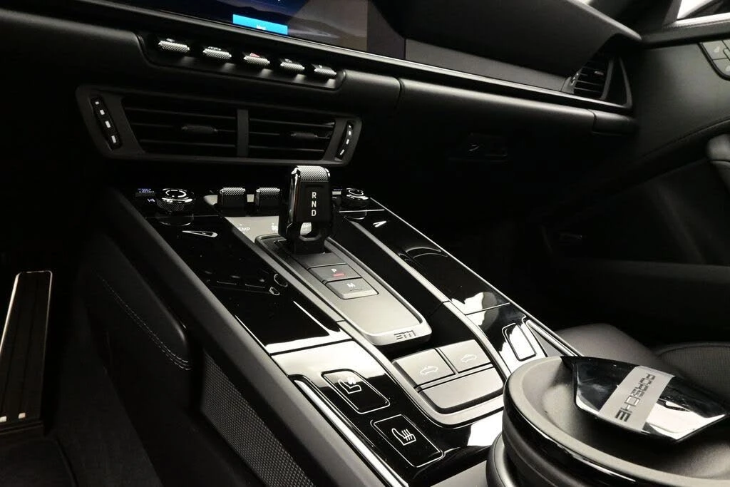 2026 Porsche 992 Targa 4 & 4S - Image 11 of 30